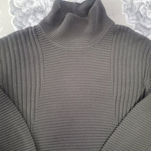 Vince Camuto High Neck Tunic Sweater Gray Size XS (runs large) - Picture 4 of 7